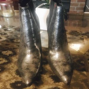 💎Nicole Miller wedge ankle boots 💎 Never worn !